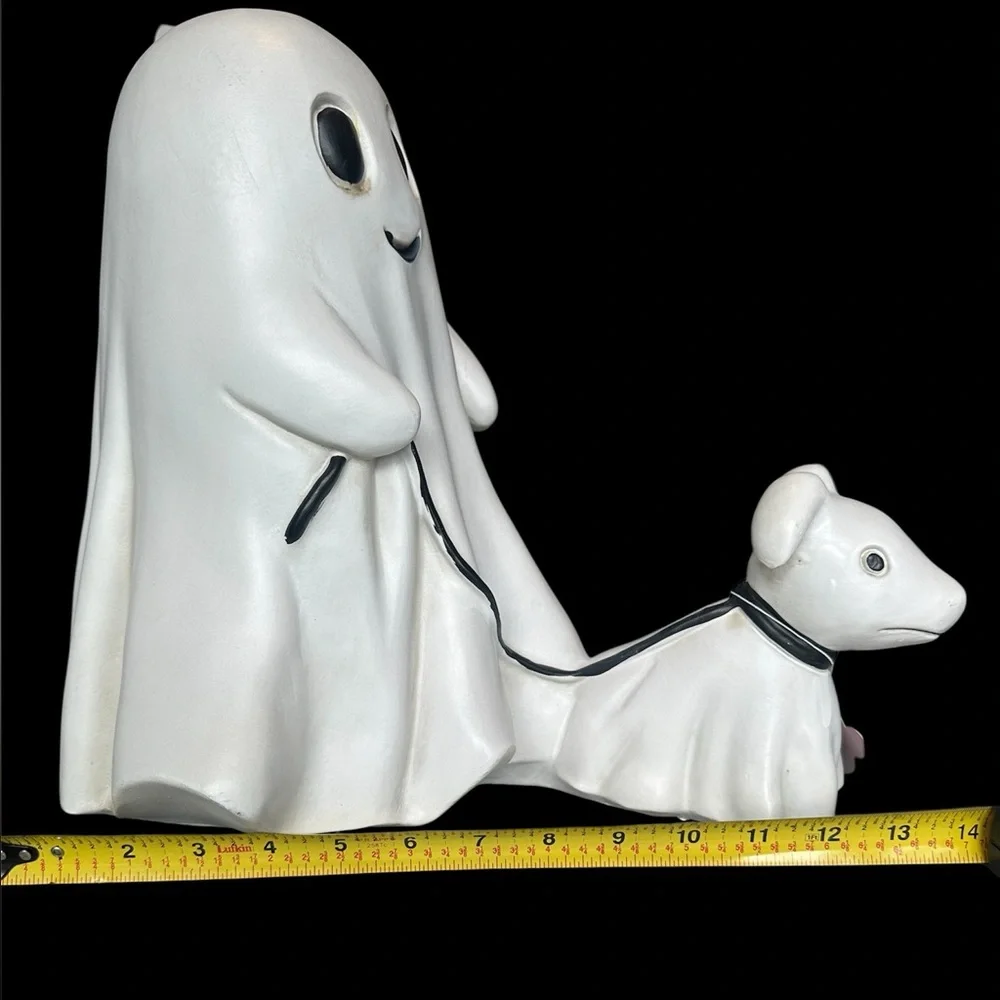 NWT Viral Ghost Figurine with Ghost Dog (Medium)